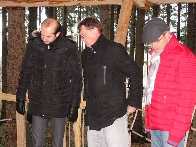 Zvířecí říši představuje nový areál lesních her nad Lázněmi sv. Markéty.