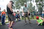 Ve Vimperku otevřeli v pátek 10. června nové hřiště pro street workout. Je první svého druhu na Prachaticku. Nové hřiště si mohli vyzkoušet i Vimperáci bez rozdílu věku.