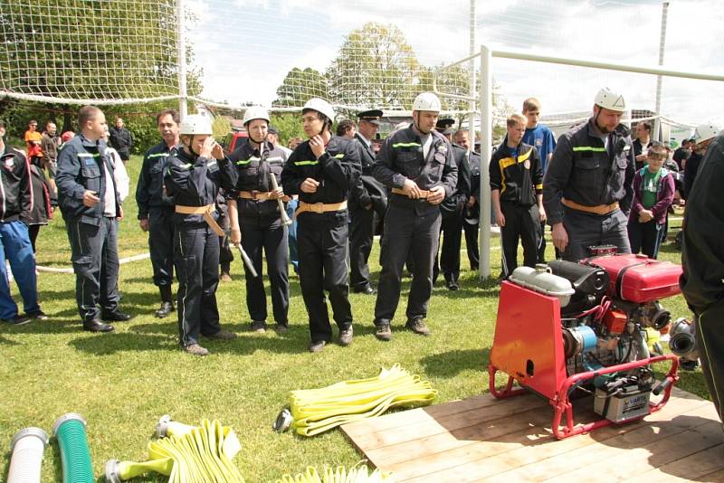 Ktiš hostila družstva sborů dobrovolných hasičů v okrskové soutěži v požárním sportu.