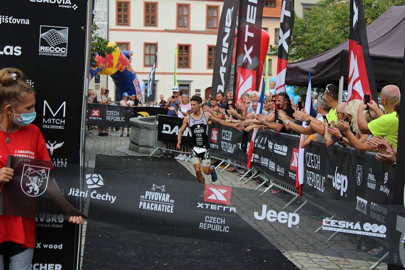 Francouz Arthur Serrieres bude útočit na třetí vítězství v XTERRA Czech v řadě.