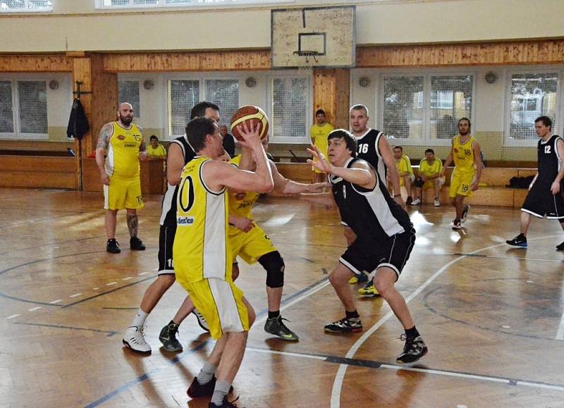 Vimperští basketbalisté bojují o střed tabulky.