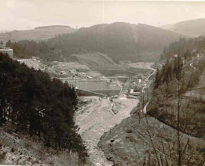 Stavba Husinecké přehrady v roce 1937.