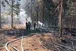 U požáru lesa u obce Ktiš na Prachaticku vyhlásili hasiči druhý stupeň požárního poplachu.