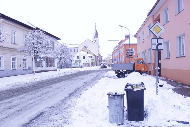 Ve Vodňanech leží 10 cm sněhu.
