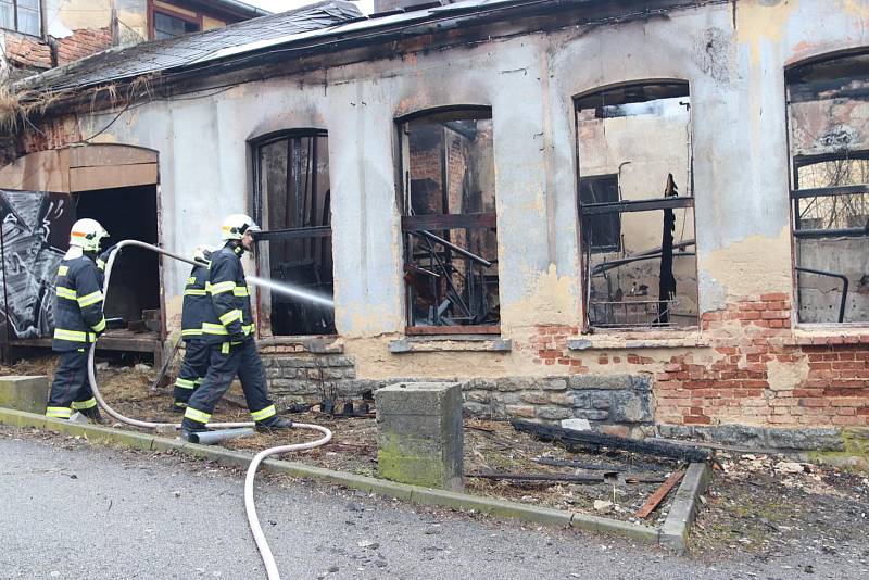 Ranní požár ve Vimperku.