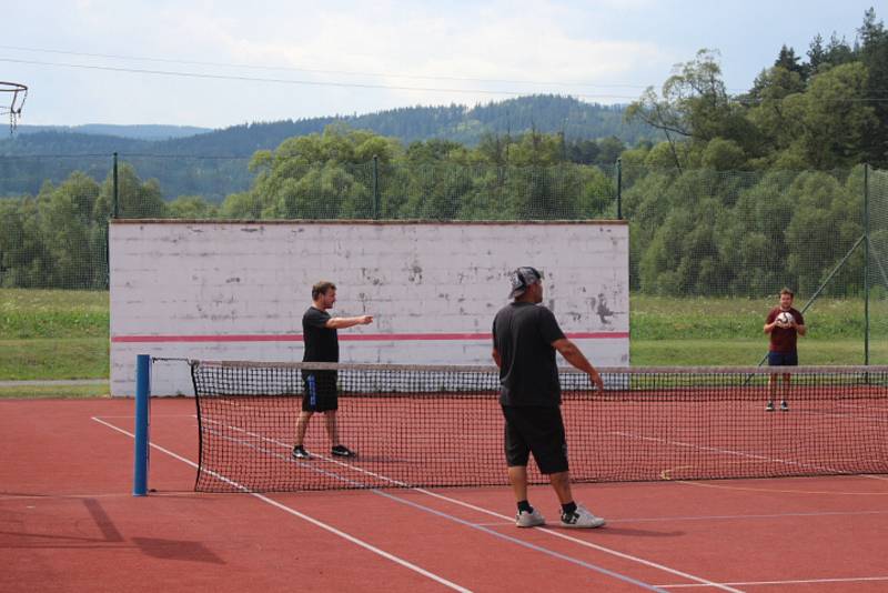 Sportovně pivní olympiáda v Záblatí.