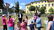 Vědomostní hru, čtení pasovacího glejtu a dobrou zábavu si užili Čkyňští při obecních oslavách.