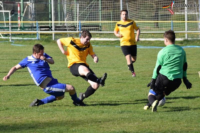 Fotbalový OP Prachaticka: Čkyně B - Vacov B 1:1 (17. Chalupa - 24. Dyk).