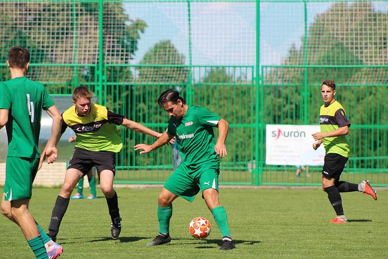 Lažišťští (zelené dresy) byli ve chvíli anulování přeboru na 11. místě. Přípravu na další ročník začnou koncem května.