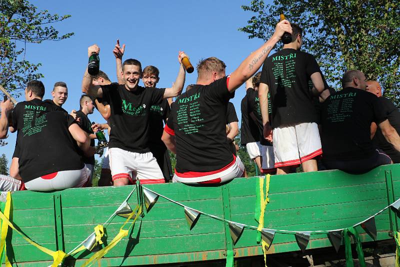 Strunkovičtí fotbalisté slaví potup do I.A třídy.