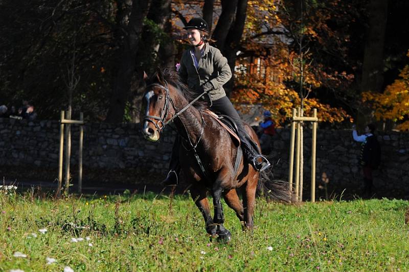 Hubertova jízda na zámku Skalice 18.10.2014 