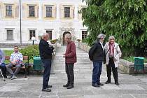 Kratochvíle – V sobotu 20. června se uskutečnila vernisáž výstavy strakonické fotografky Ivany Řandové Svět zvaný Petrkov na státním zámku Kratochvíle.
