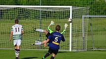 Vacovští fotbalisté hráli hodinu v oslabení a lídrovi tabulky z Dražic podlehli 1:4.