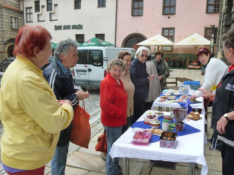 Prachatice umožnily všem zájemcům posnídat lokální a fairtradové dobroty.