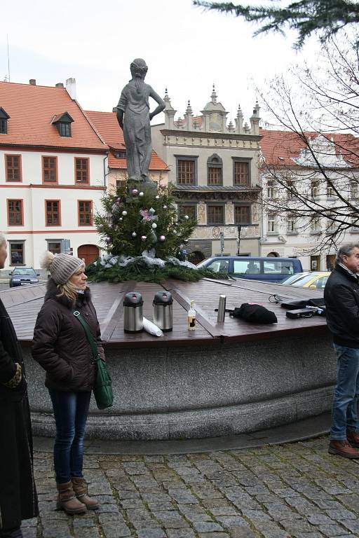 Vánoční koledy na Velkém náměstí v Prachaticích pod taktovkou Václava Franze.