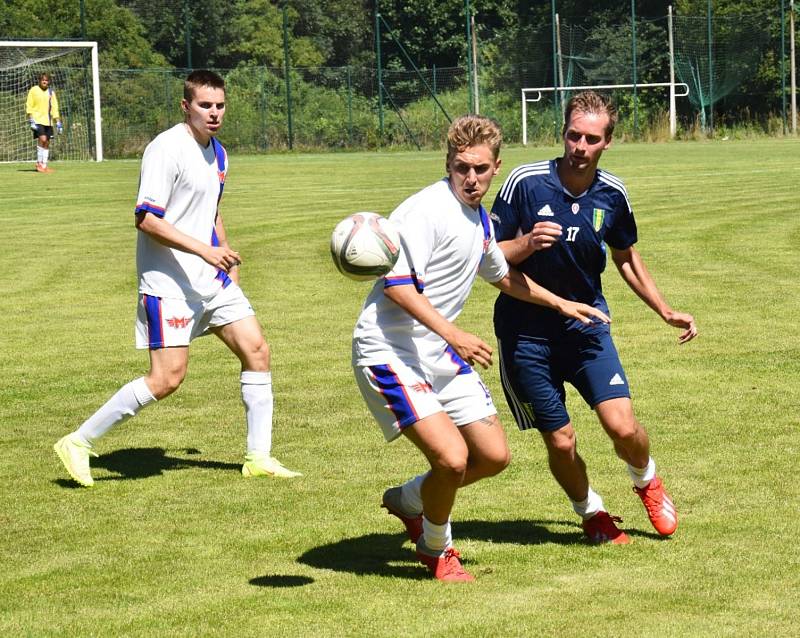 Fotbalová exhibice: Blaník Strunkovice nad Blanicí - HC Motor ČB 3:3 (1:1).