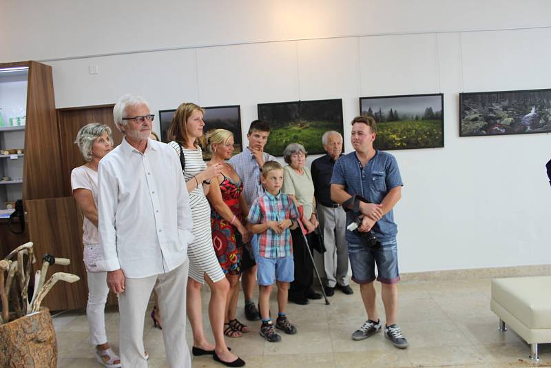 Jiří Plachý vystavuje fotografie Šumavy ve volarské galerii.