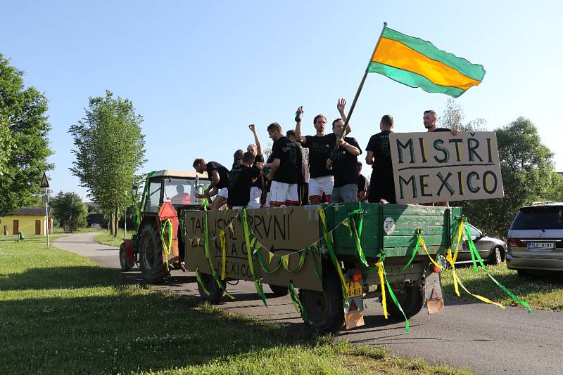 Strunkovičtí fotbalisté slaví potup do I.A třídy.