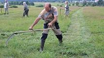 Volarský sekáč se stal již tradicí. Déšť soutěžení trochu komplikoval.