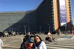 Brusel, khaki mercedesy - nezbytnost u sídla Evropské komise.