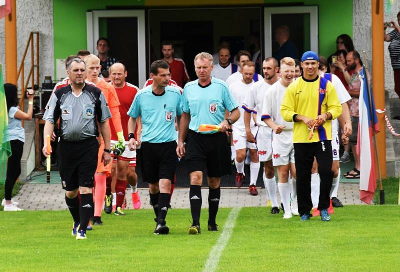 Strunkovická fotbalové exhibice znovu potěšila všechny milovníky sportu i zábavy.