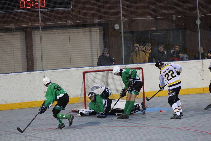 Hokejbalová první liga: HBC Prachatice - Pedagog Č. Budějovice 4:2.