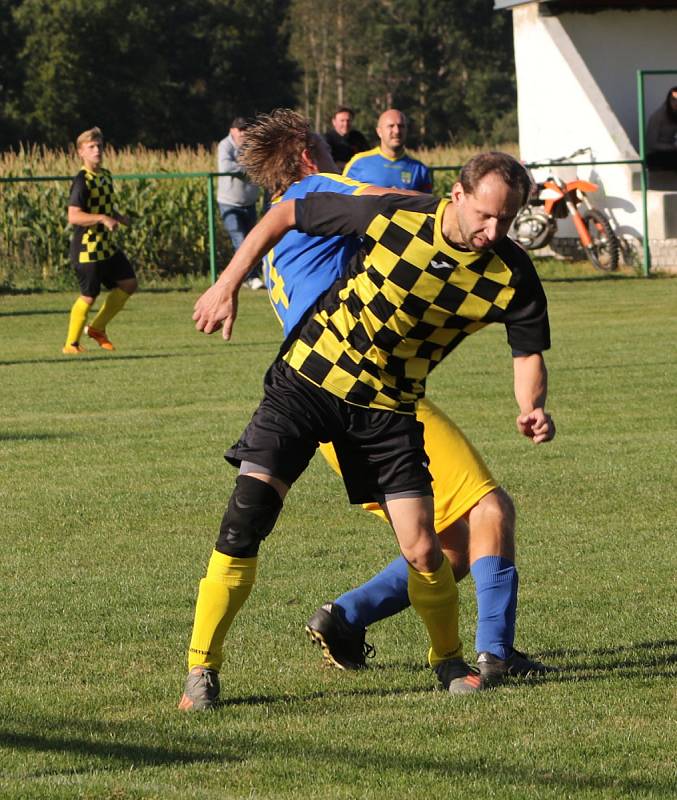 Fotbalová OS Prachaticka: Nebahovy - Strunkovice B 5:2.