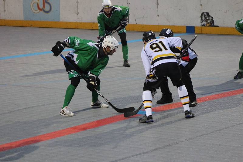 Hokejbalová první liga: HBC Prachatice - Pedagog Č. Budějovice 4:2.