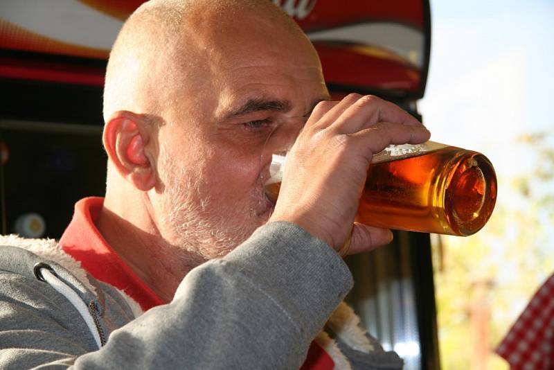 Venkovské ženy slavily v sobotu svátek. V Konopišti to všichni pořádně rozjeli.