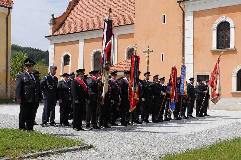 Svatojánská slavnost ve Lhenicích.