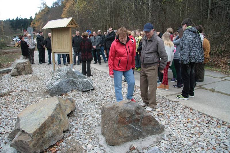 Od úterý 10. listopadu mají Prachatičtí možnost dozvědět se nové zajímavosti z historie města a okolí také v geologické expozici u Fefrovských rybníků.