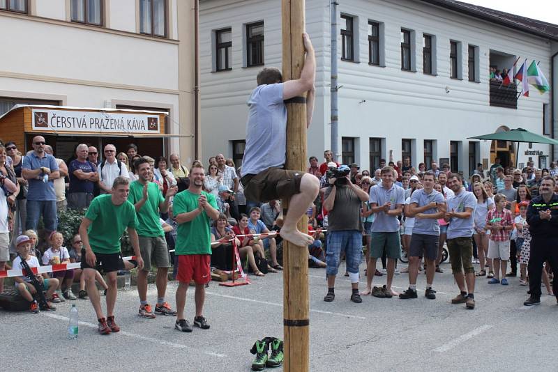 První den Volarských slavností dřeva 2015.