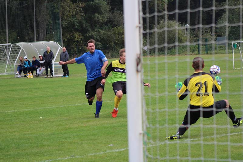 Fotbalová I.B třída: Slavoj Husinec - Osek B 4:2.