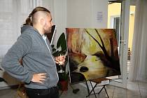Vernisáž výstavy obrazů Petra Mitro v Happy Cofee ve Vimperku.