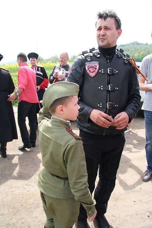 Jeden ze dvou členů Nočních vlků Maxim Novikov.