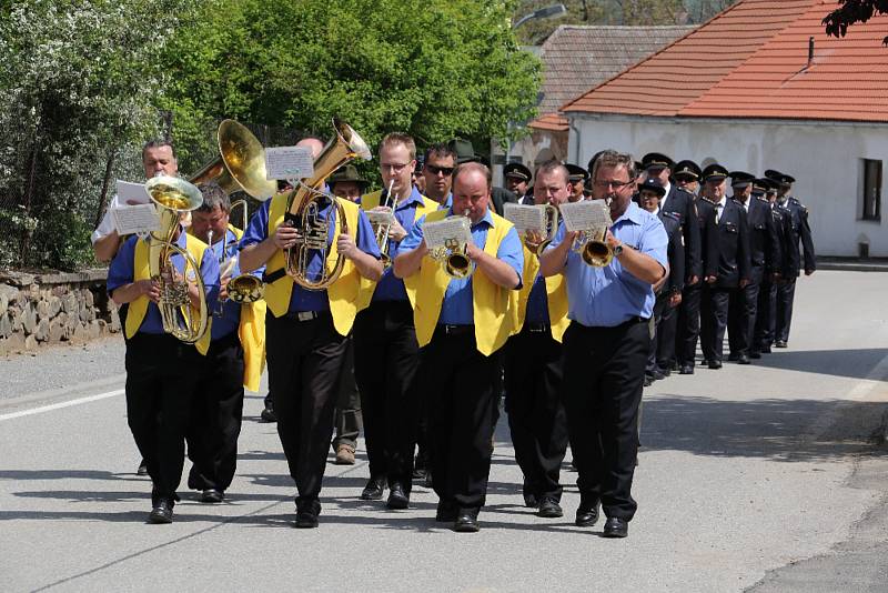 Svatojánská slavnost ve Lhenicích.