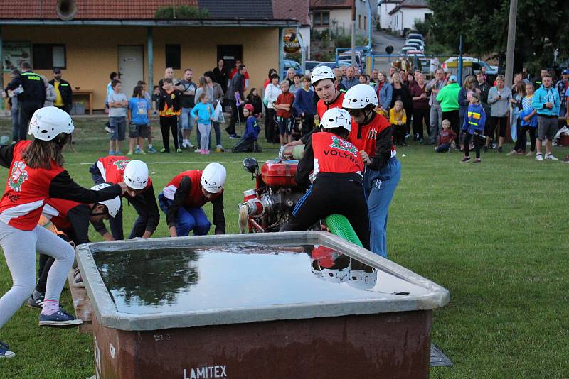 Ve Vlachově Březí se konala noční soutěž Prachatické hasičské ligy.