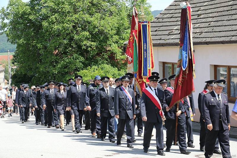 Slavnost sv. Jána má ve Lhenicích tradici. Konala se v neděli 20. května.