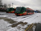 I přes noční sněhovou nadílku vlak z Vimperka do Volar přijel včas.