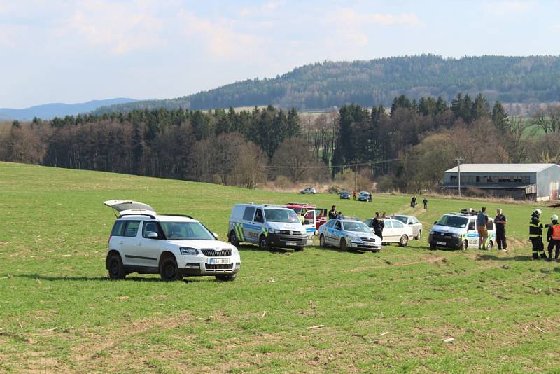 Smrt v troskách svého stroje nalezl u obce Dub na Prachaticku pilot ultralightu.