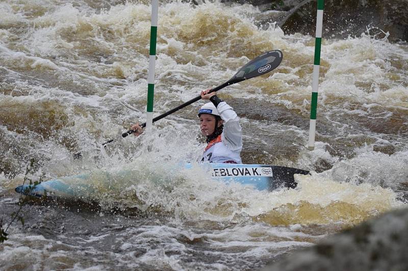 MČR vodních slalomářů na Lipně - kategorie K1.