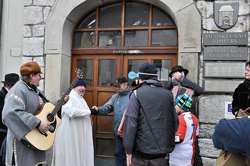 Masopustní průvod se prošel Vimperkem.