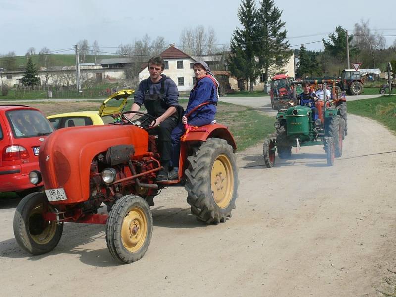 Zbytinští slavili retro 1. máj.