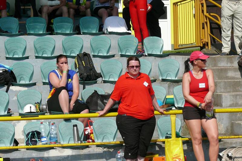 Do krajské soutěže v požárním sportu se pustili hasiči v sobotu a v neděli na prachatickém městském stadionu. Děti budou soutěžit v sobotu 20. června.