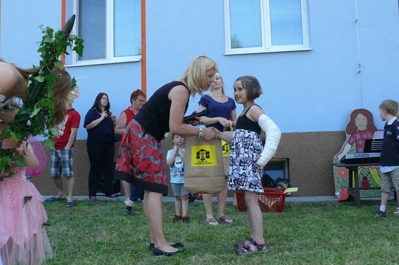 Budoucí školáci se loučili s mateřskou školou v Zahradní ulici.