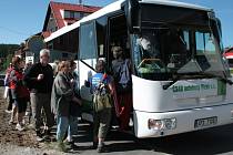 Zelený autobus na Šumavě. Ilustrační foto.