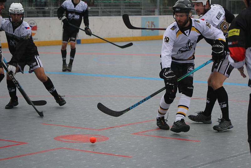 Hokejbalová extraliga: HBC Prachatice - HBC Svítkov Stars Pardubice 3:2 PP (1:1, 0:1, 1:0 - 1:0).