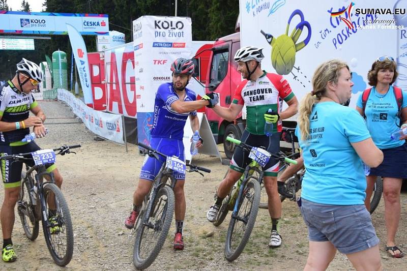 Bikeři zdolávali 21. Šumavský MTB maraton. Foto: Zdeněk Formánek