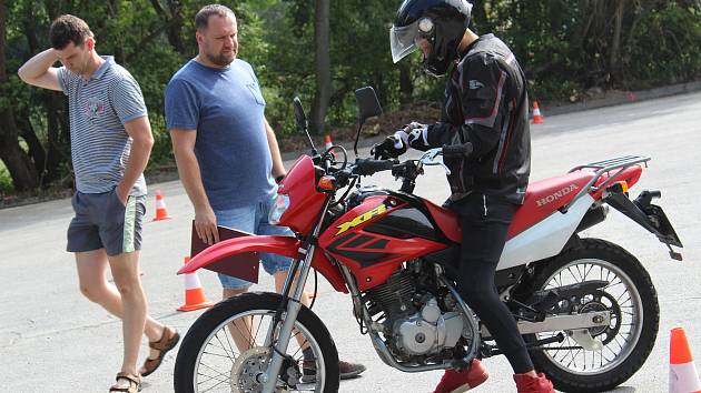 Místo, kde mohou skládat prachatičtí motorkáři praktické zkoušky, je v blízkosti Klimy.