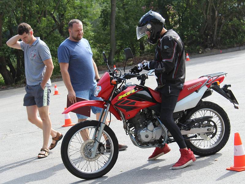 Místo, kde mohou skládat prachatičtí motorkáři praktické zkoušky, je v blízkosti Klimy.